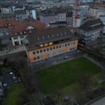 Baumackerschule Zürich Drohne-Schulhaus